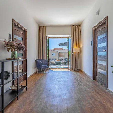 Lotus Bed and Breakfast Πούλα